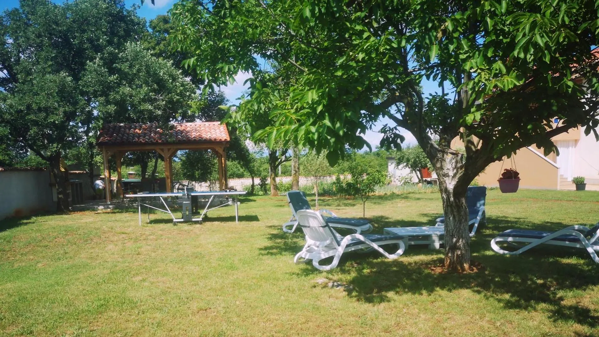 Apartman Luna Sajini 0*,  Хорватия