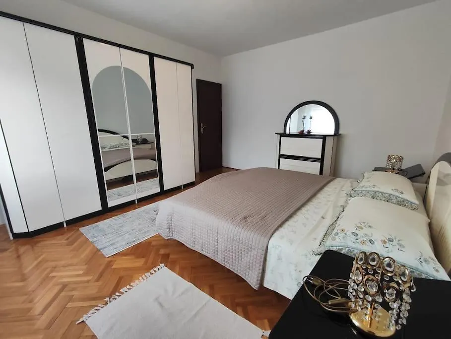 Apartman Luna Sajini 0*,  Хорватия