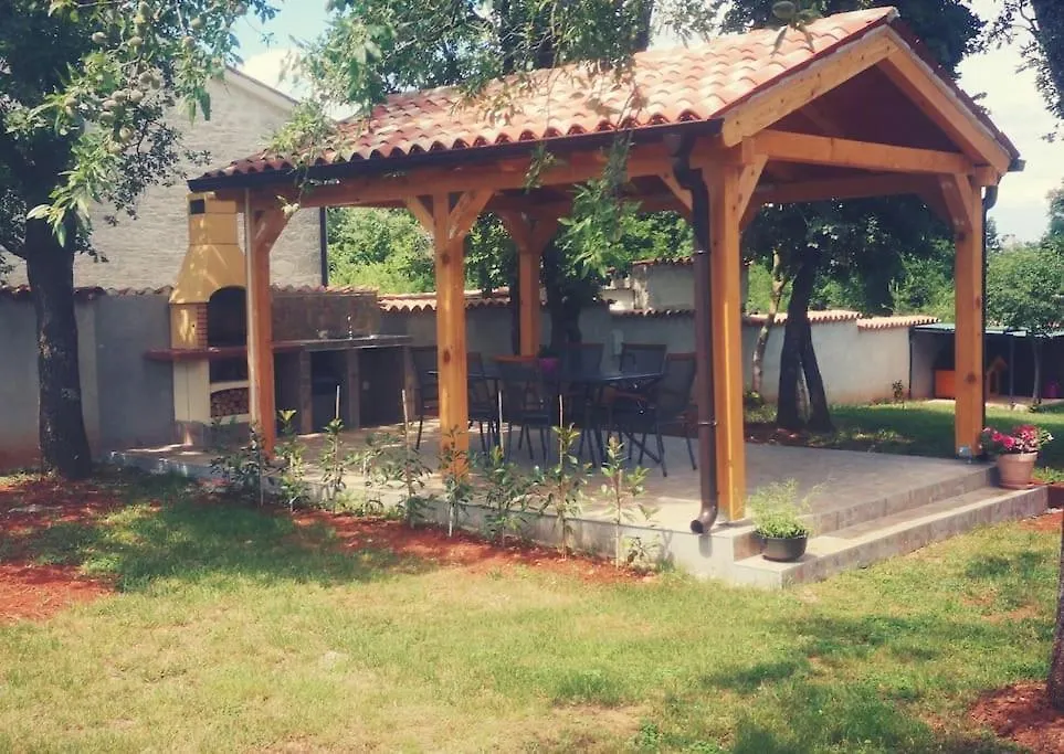 Apartman Luna Sajini 0*,